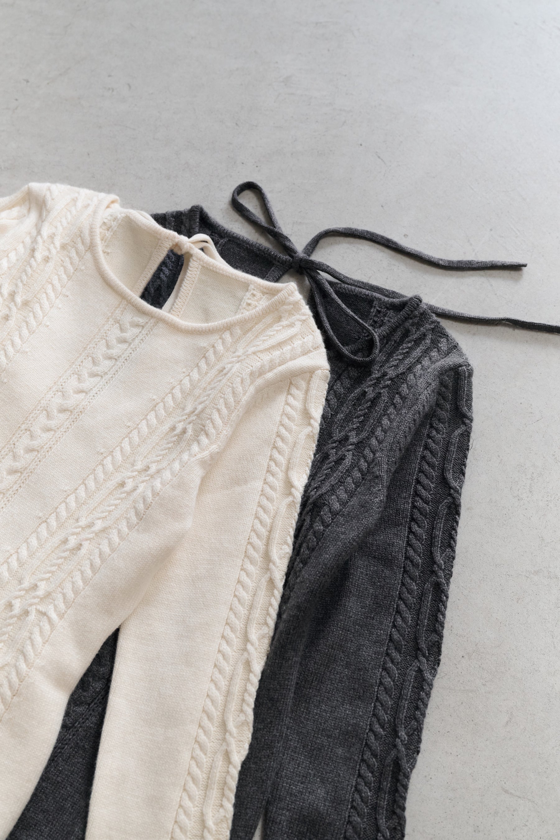 ［Essentia］Cable-Knit Flared Dress