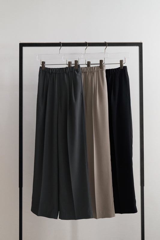 [Ships in early October]［Essentia］Tucked Wide-Leg Easy Pants