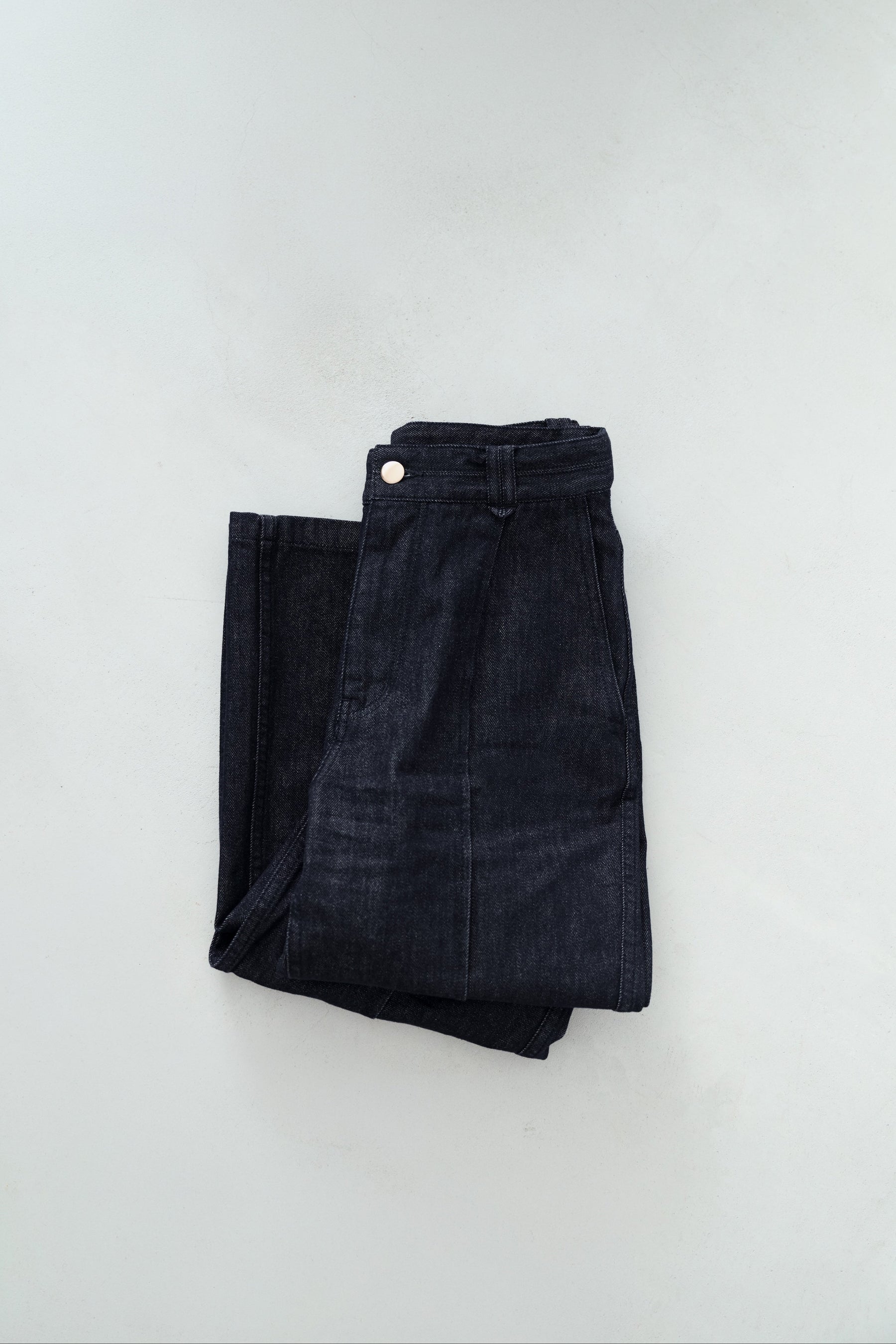 [Ships in early October]［Essentia］Essential Semi Flared Jeans
