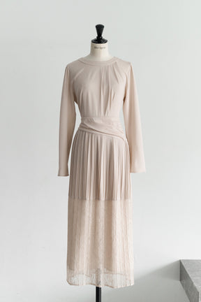 ［Essentia］Pleated Lace Docking Dress