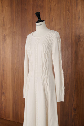 ［Essentia］Cable-Knit Flared Dress