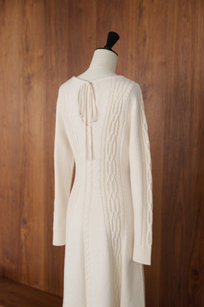 ［Essentia］Cable-Knit Flared Dress