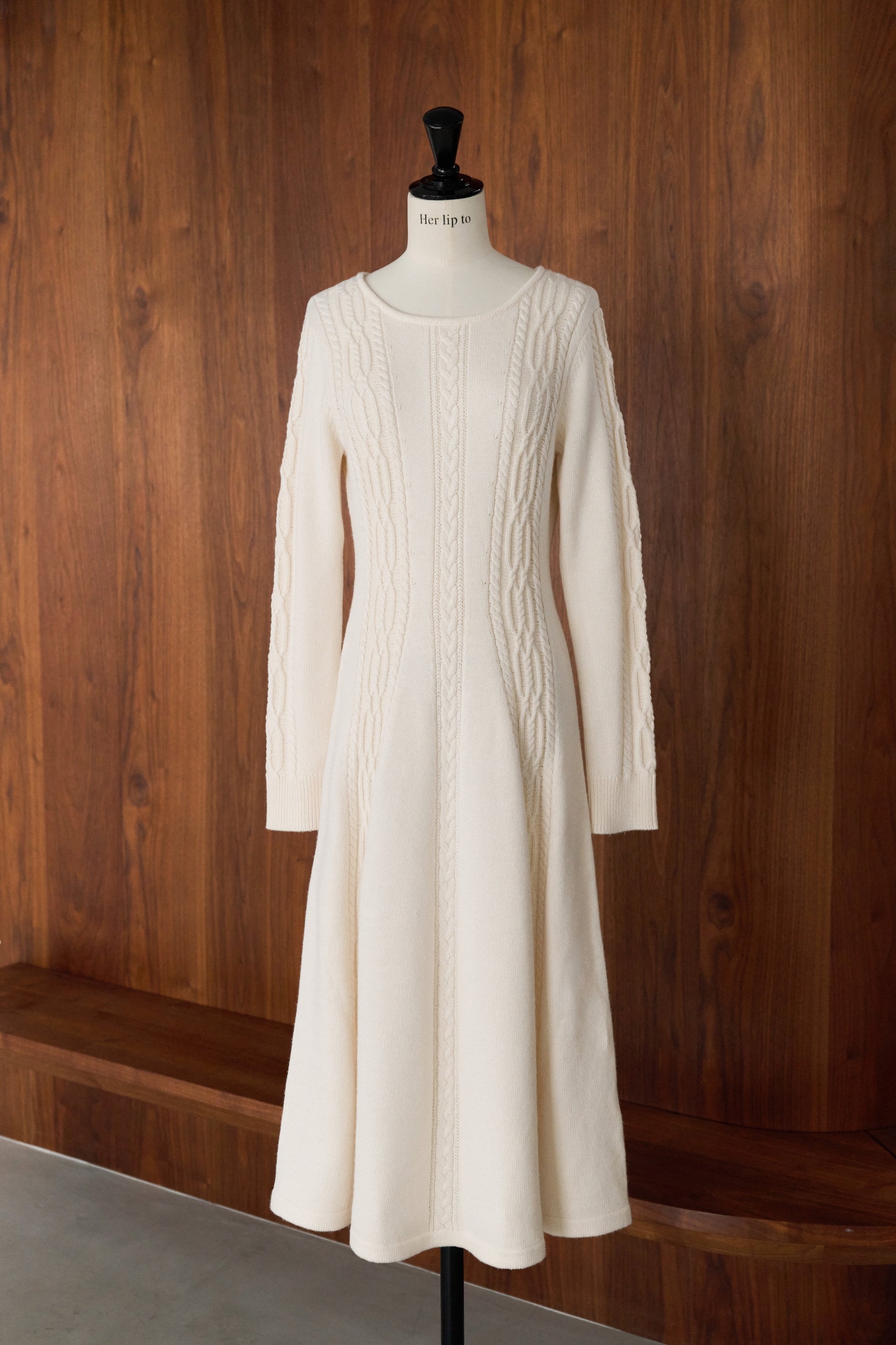 ［Essentia］Cable-Knit Flared Dress