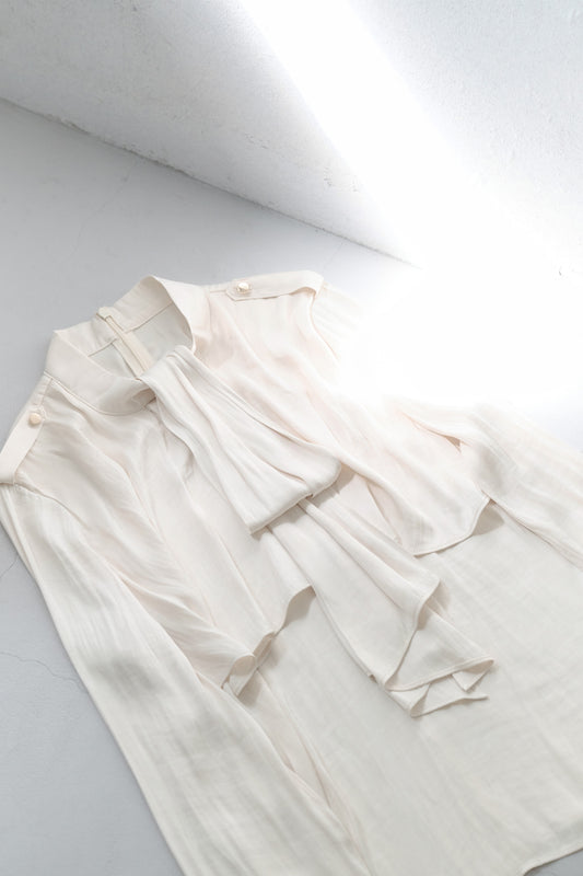 [Ships in early October]［Essentia］Tiered Frill Bow Blouse