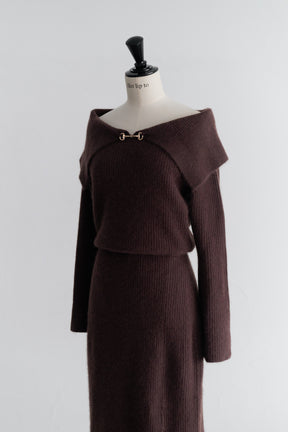 ［Essentia］Off-the-Shoulder Bit Knit Dress