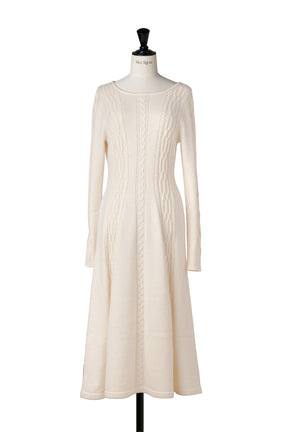 ［Essentia］Cable-Knit Flared Dress