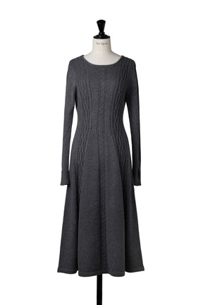 ［Essentia］Cable-Knit Flared Dress