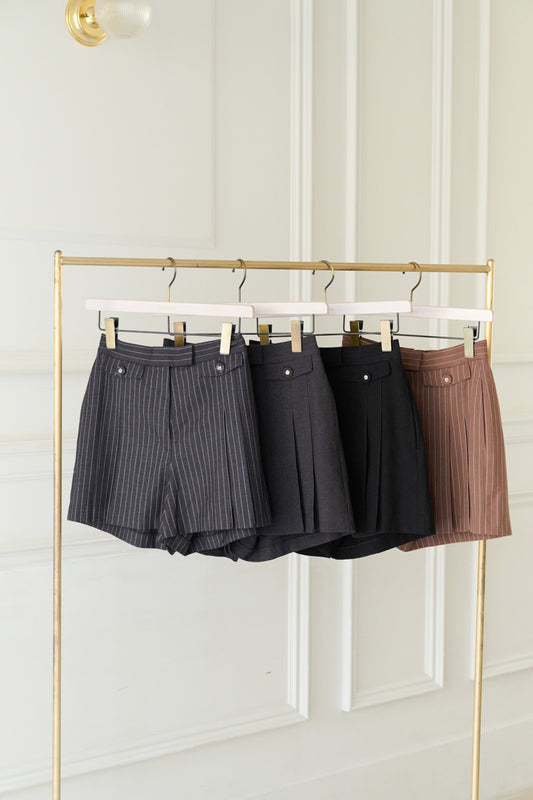【9月中旬発送】Double Tuck Front Shorts