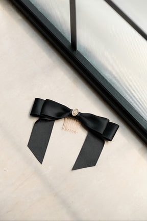 Trois Logo Coin Comb