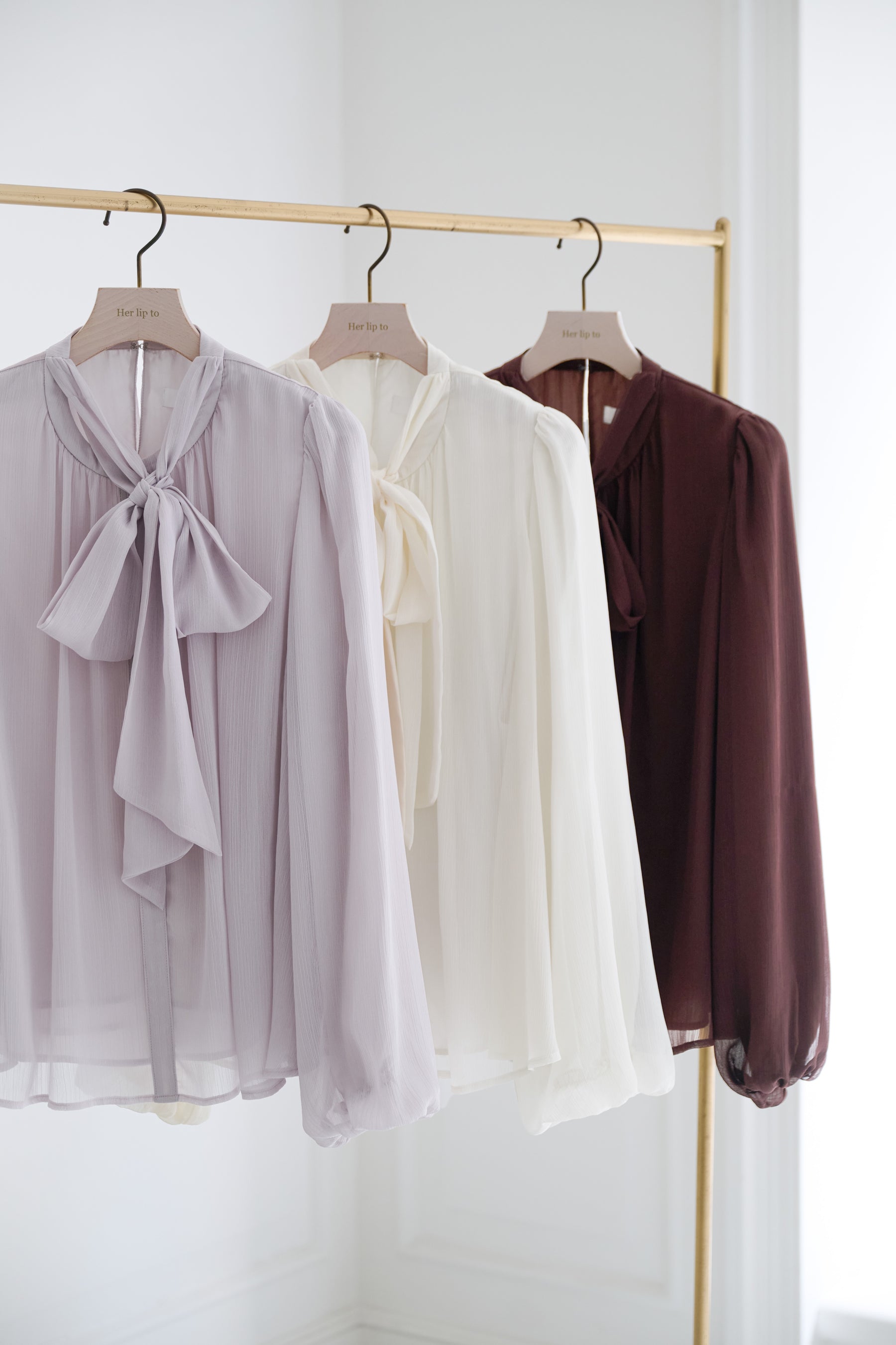 【新色】Two-Way Bow-Tie Chiffon Blouse