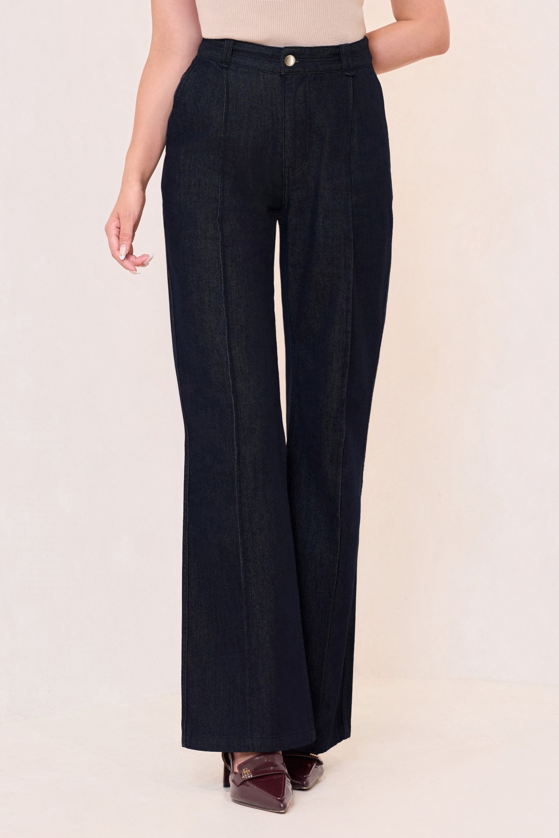 [Ships in early October]［Essentia］Essential Semi Flared Jeans