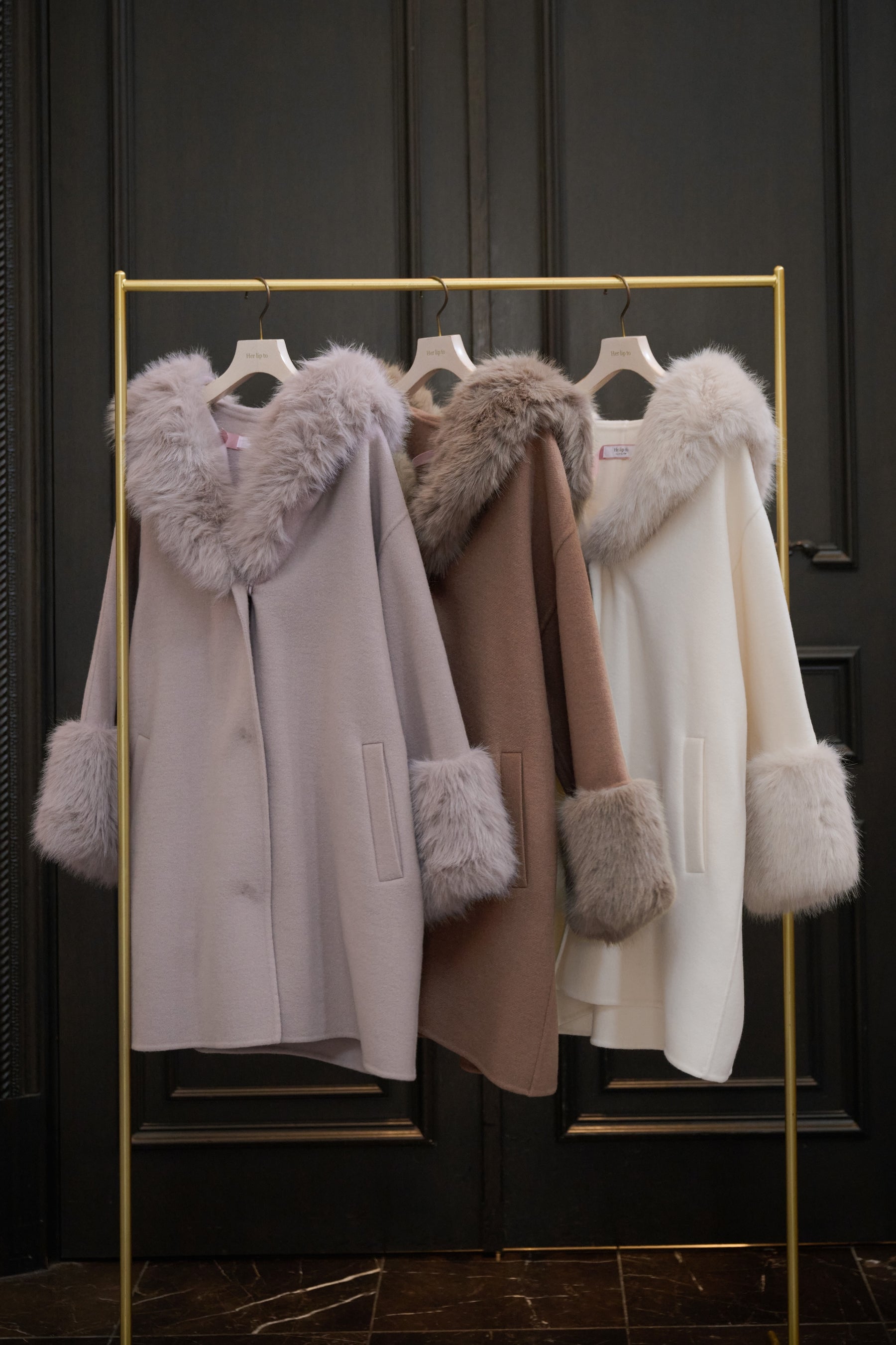 【10月中旬発送】Madeleine Faux Fur-Trimmed Rever Coat