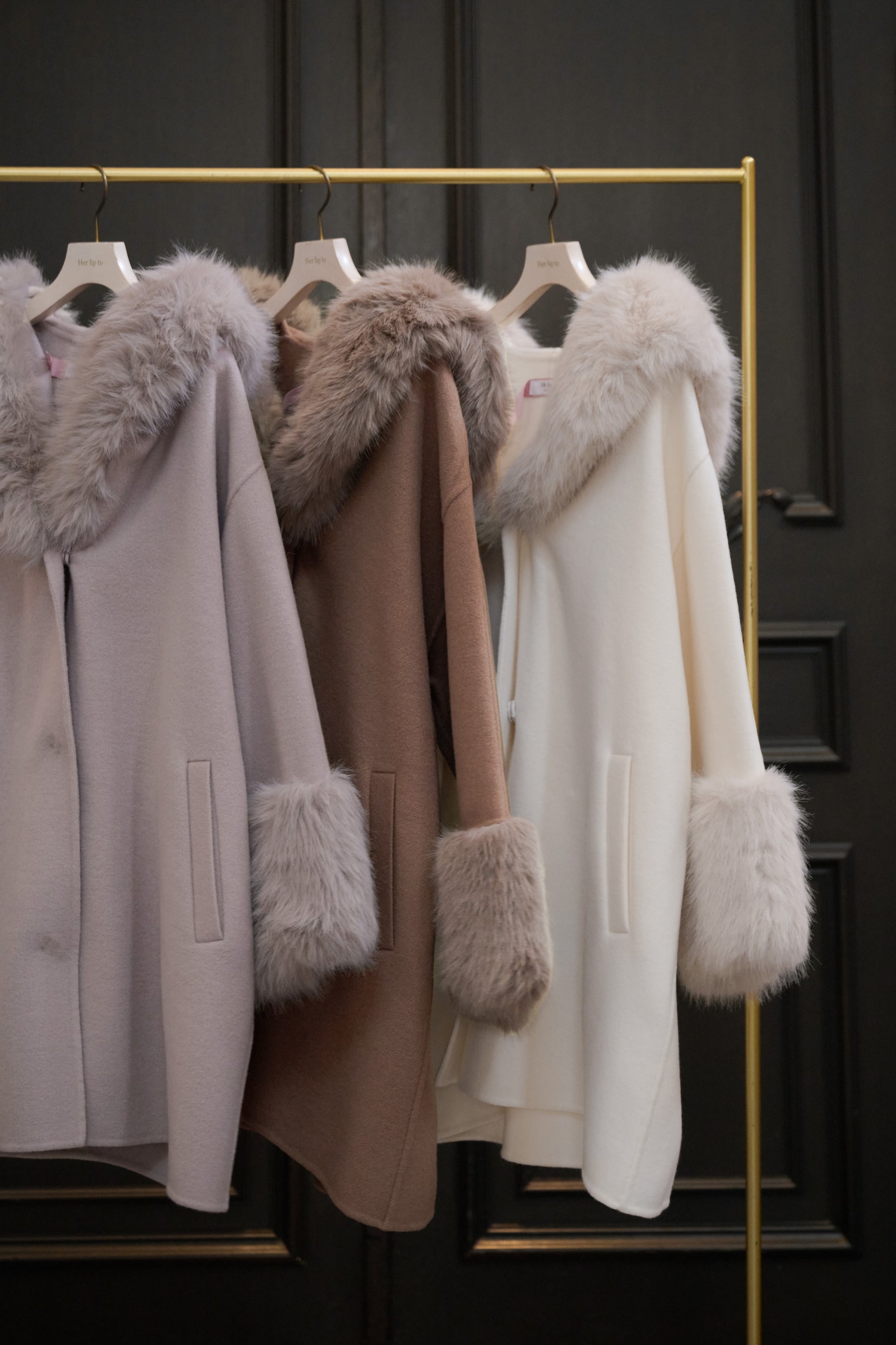 【10月中旬発送】Madeleine Faux Fur-Trimmed Rever Coat