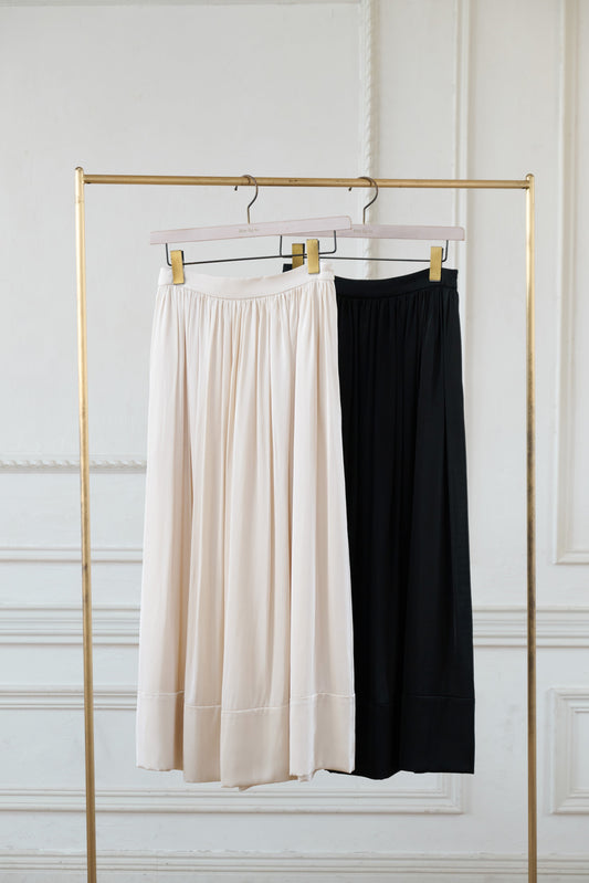 【10月上旬発送】Satin Gathered Flared Long Skirt