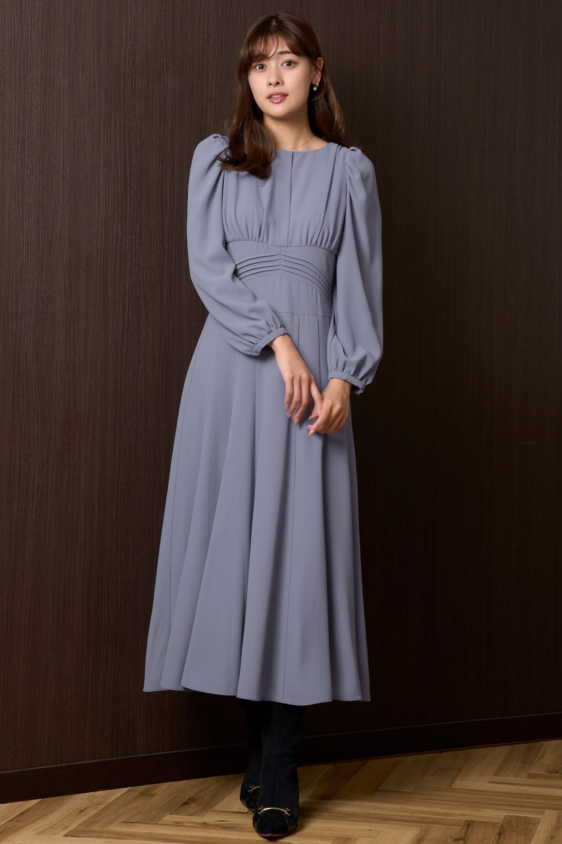 Alma Classic Dress