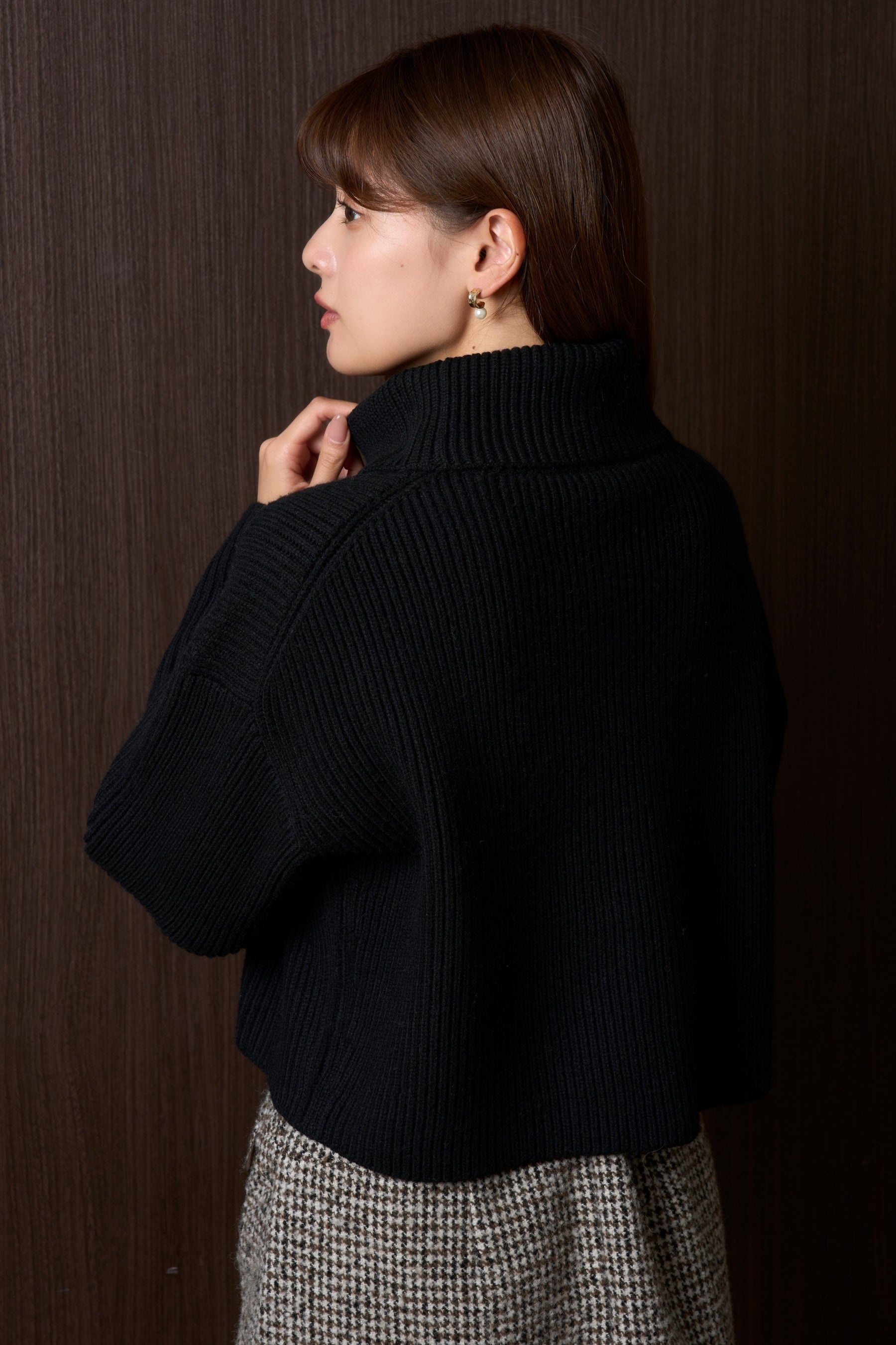 Trois Logo Turtleneck Knit Pullover