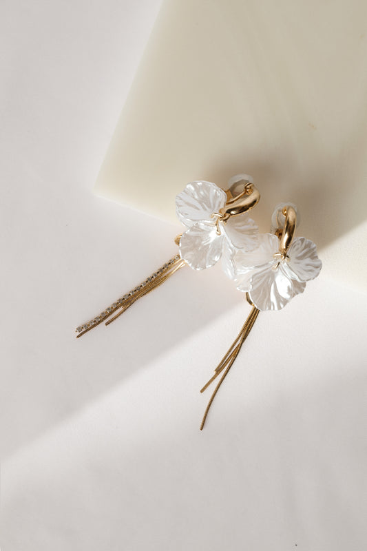 Petal Shell Long Earrings