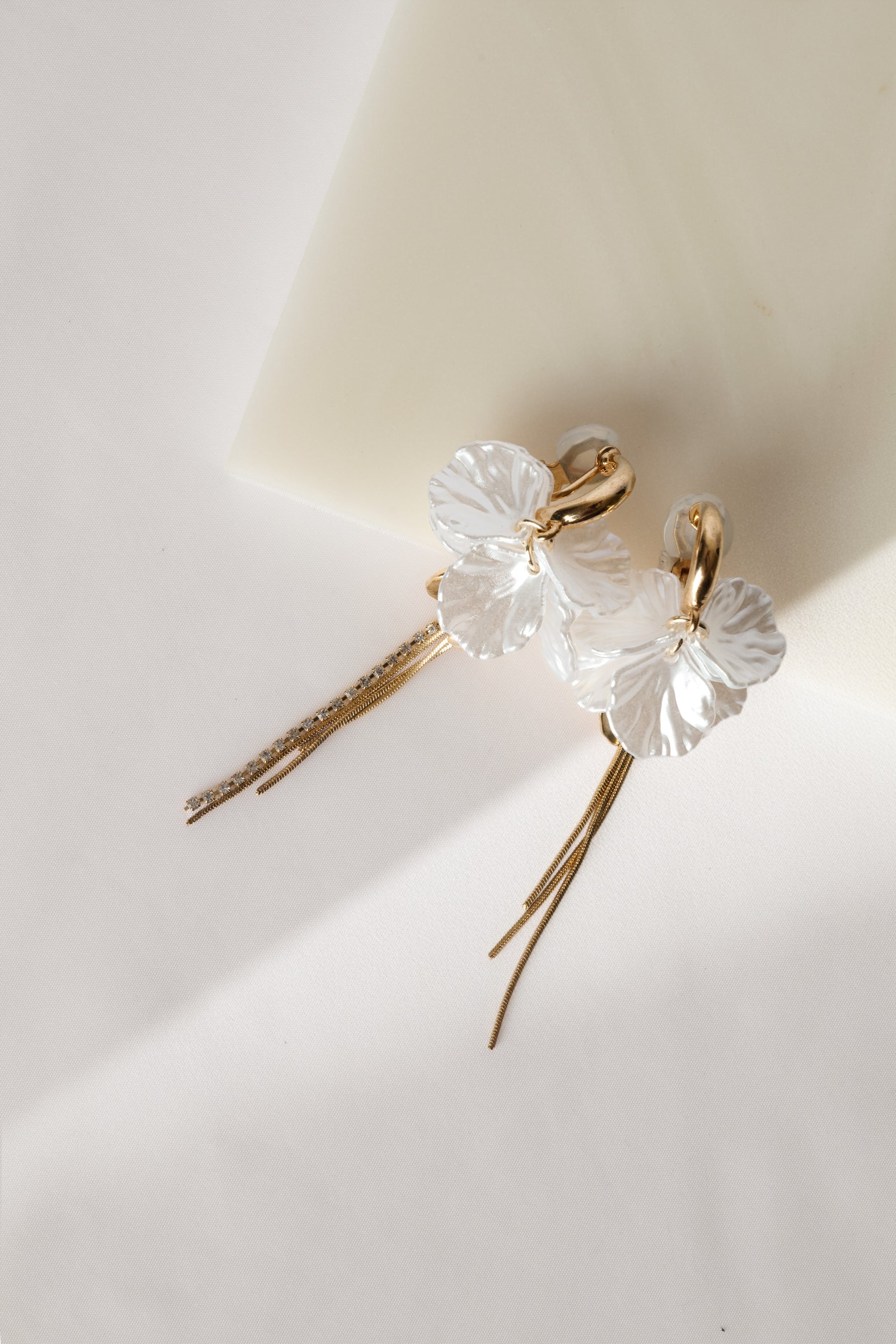 Petal Shell Long Earrings