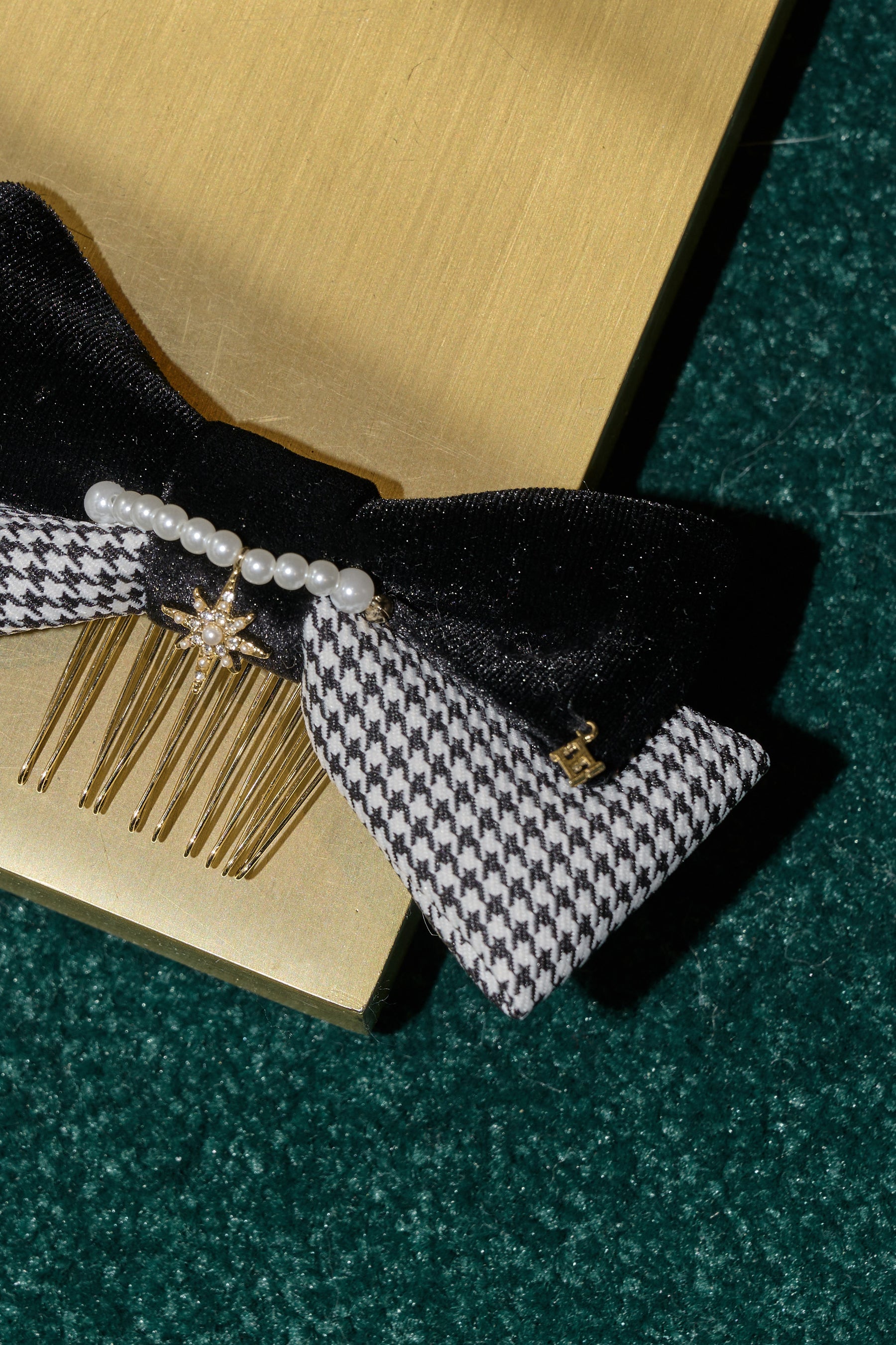 Double Houndstooth Ribbon Comb