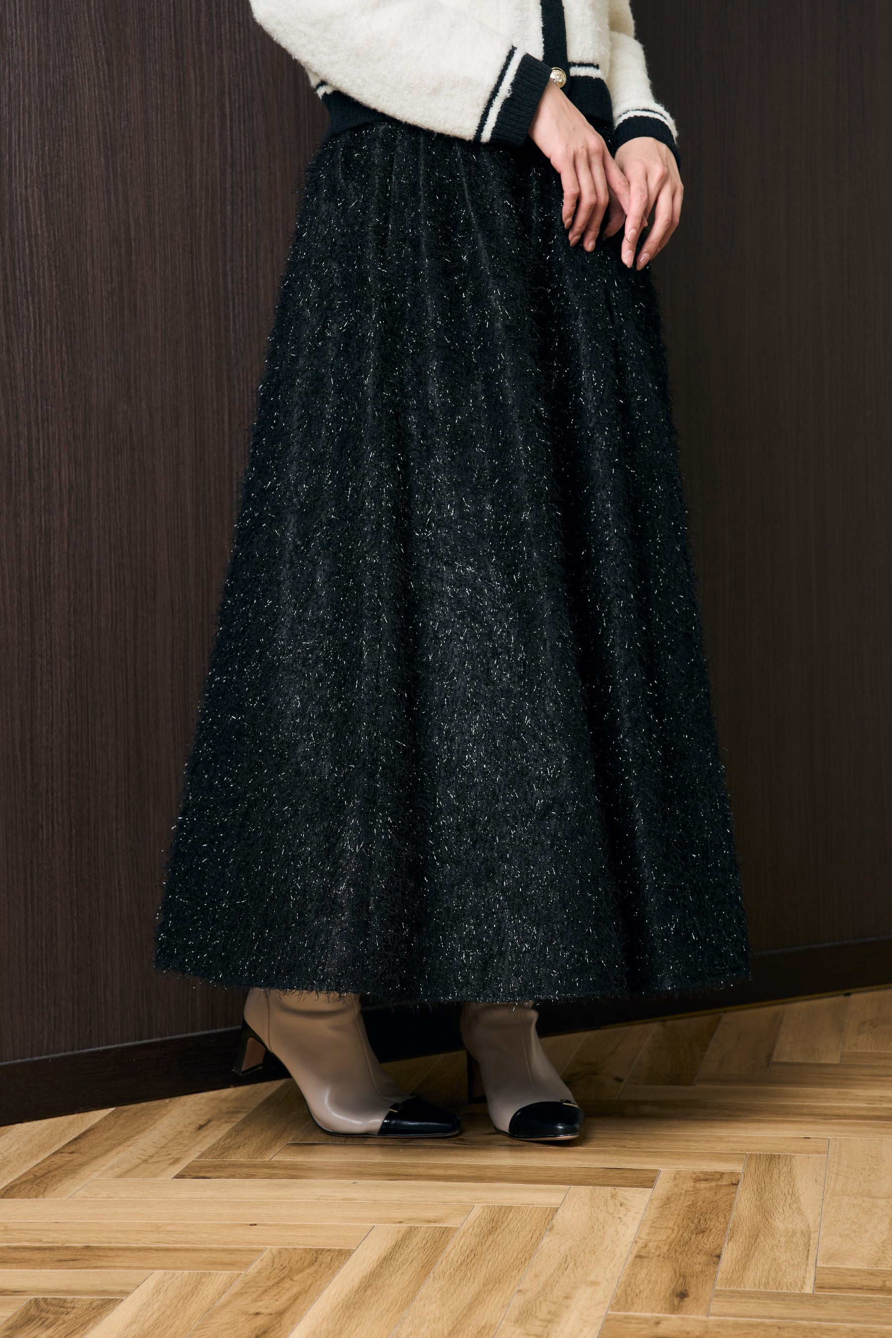 [black / apricot] Shaggy Volume Skirt