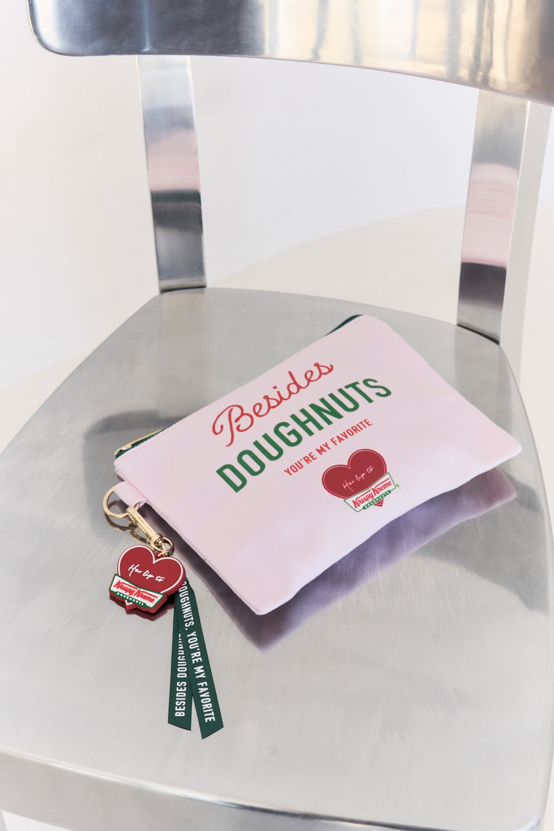 Krispy Kreme Doughnuts × Her lip to Flat Pouch