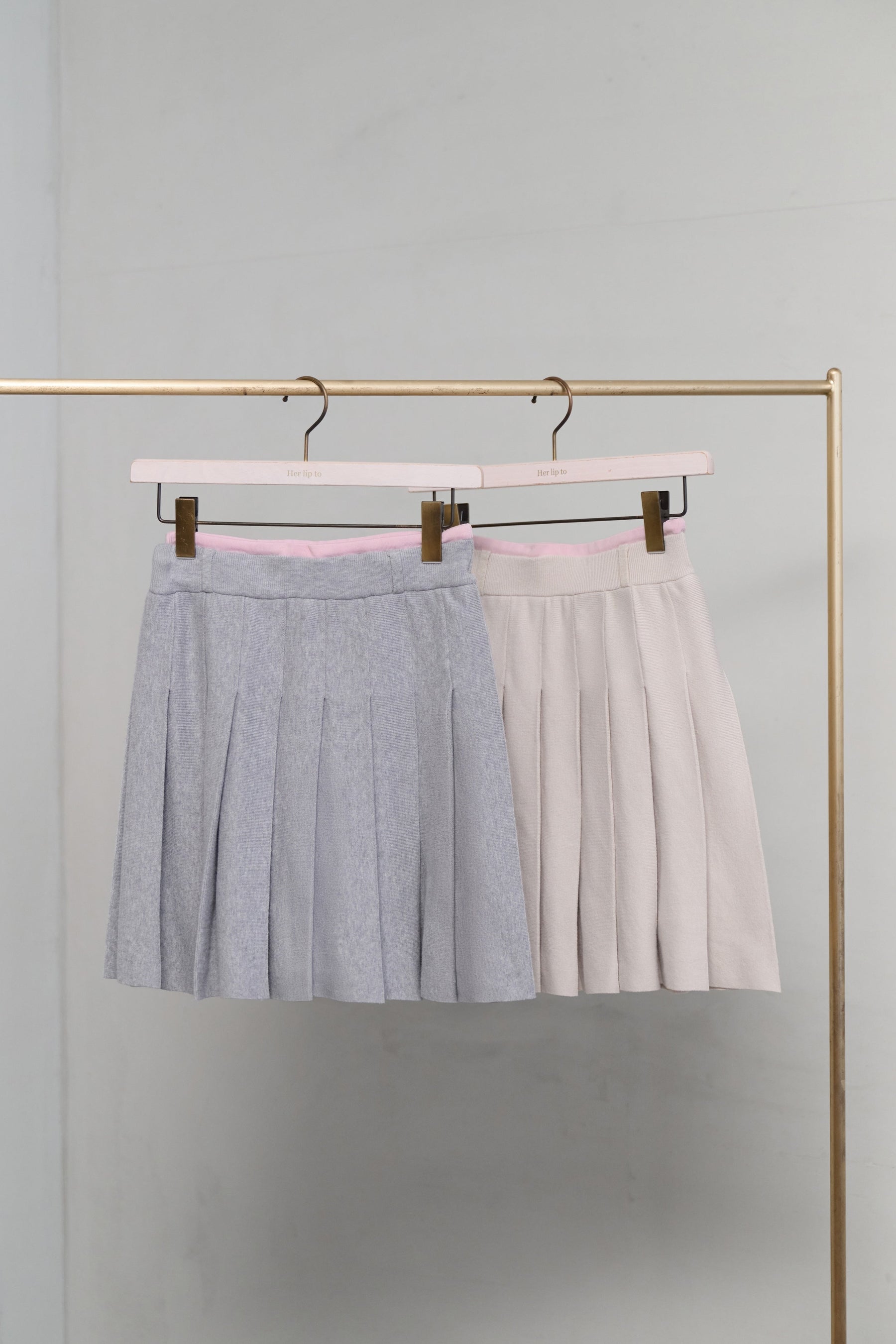 [Ship in mid-January] Luxe Comfort Pleated Knit Mini Skirt
