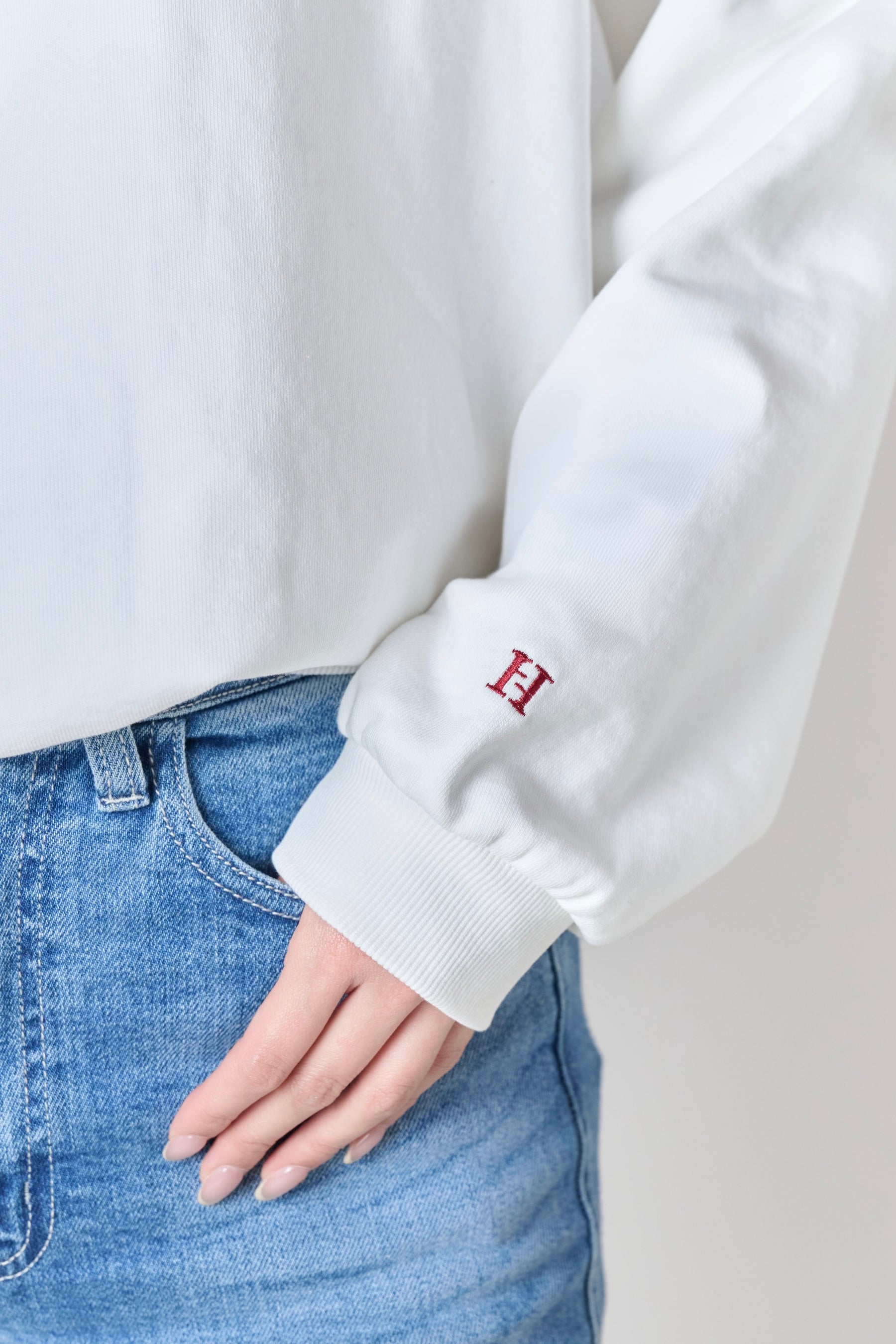 LIP TO LOVE SWEATSHIRT