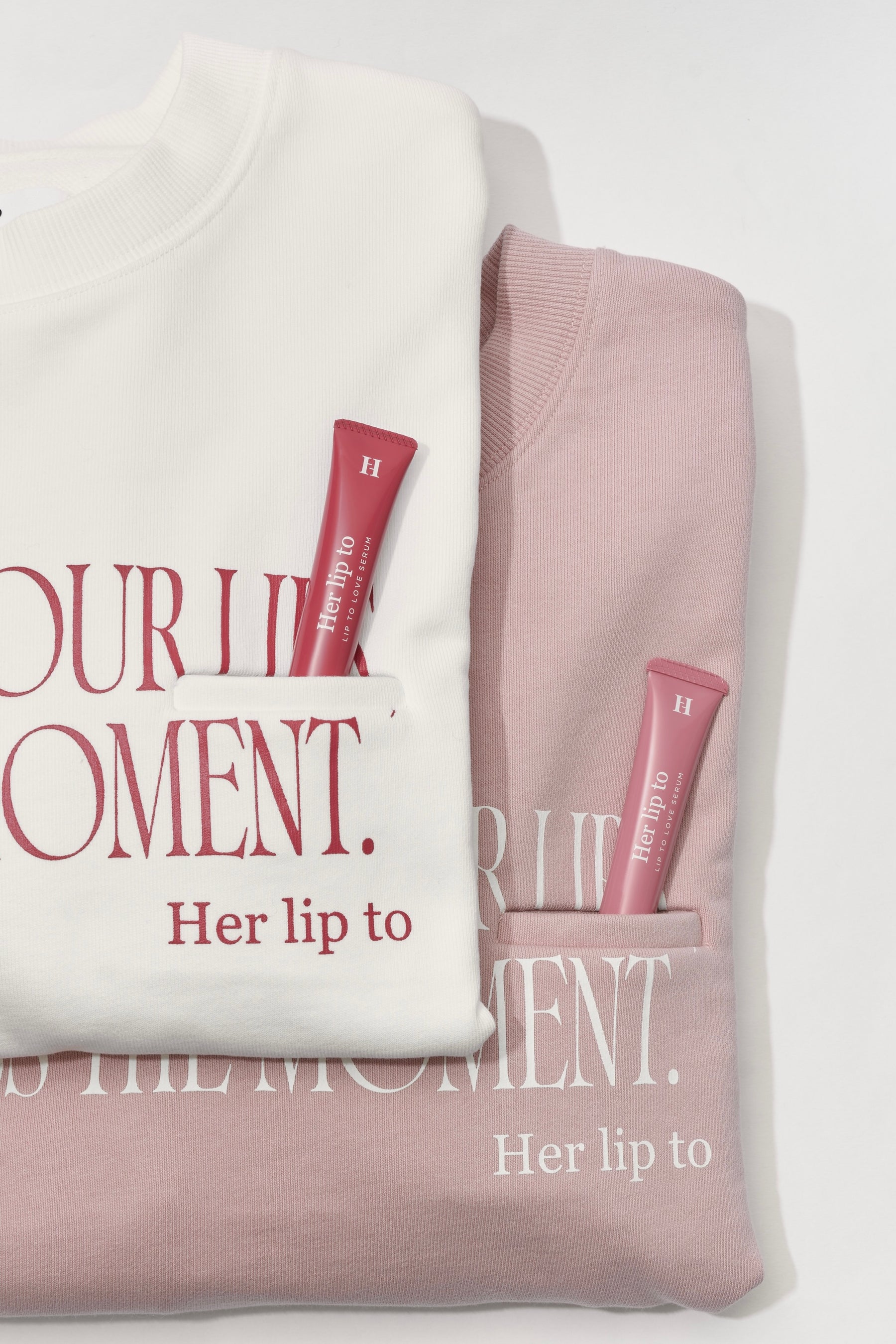 LIP TO LOVE SWEATSHIRT