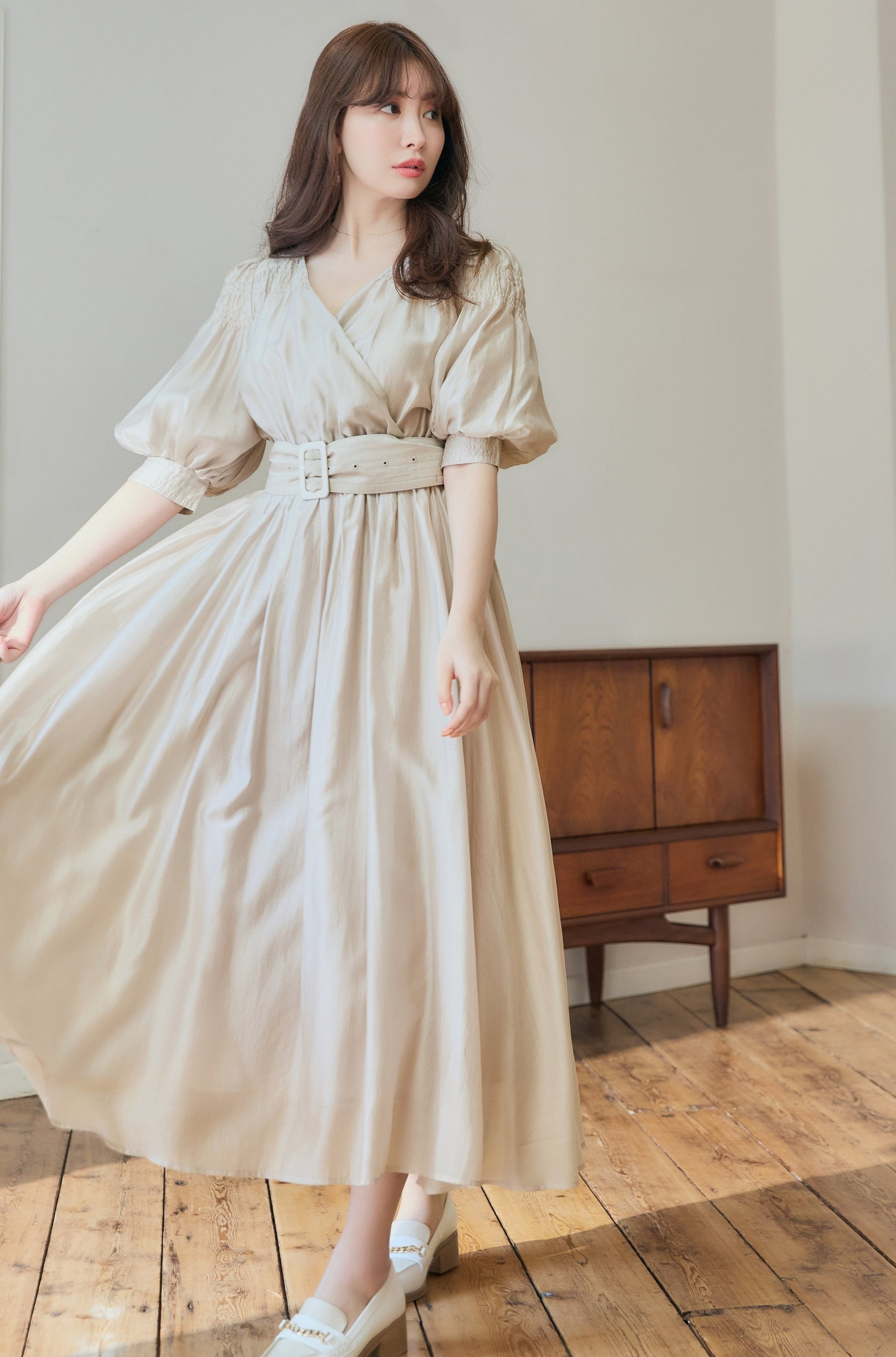 Shipped in mid-March] [New color] Airy Volume Sleeve Dress