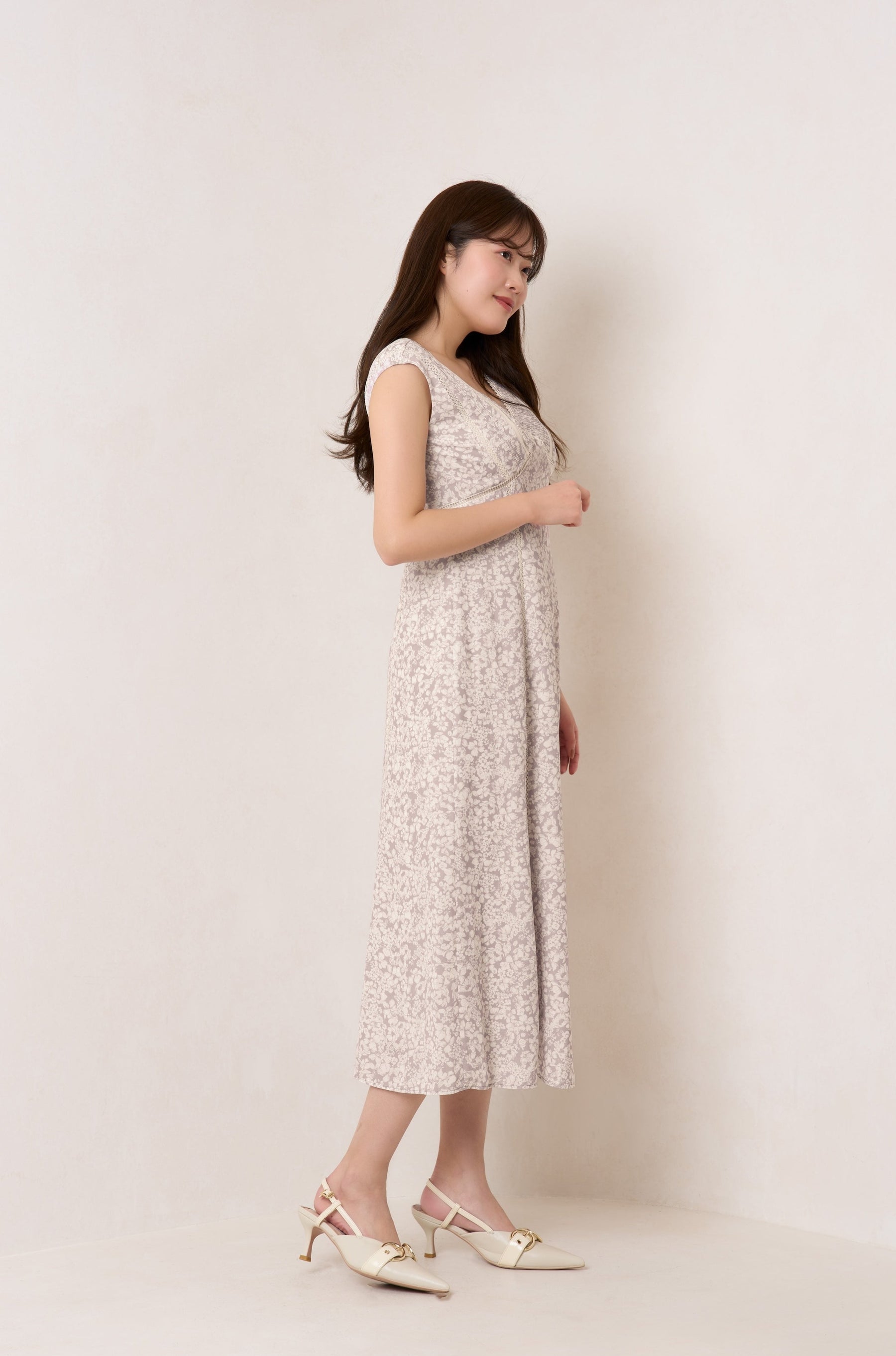 6月下旬発送】Lace Trimmed Floral Dress