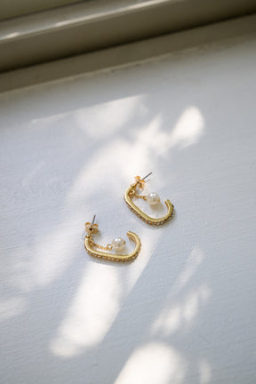 Swing Pearl Pierces