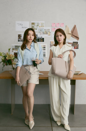 ［FOR HER］【6月中旬発送】Lip-Shaped PC Bag