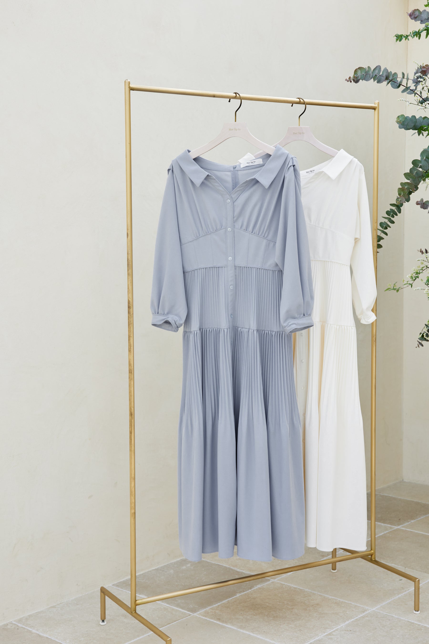 【4月下旬発送】【white petale】Pleated Open Shirt Dress