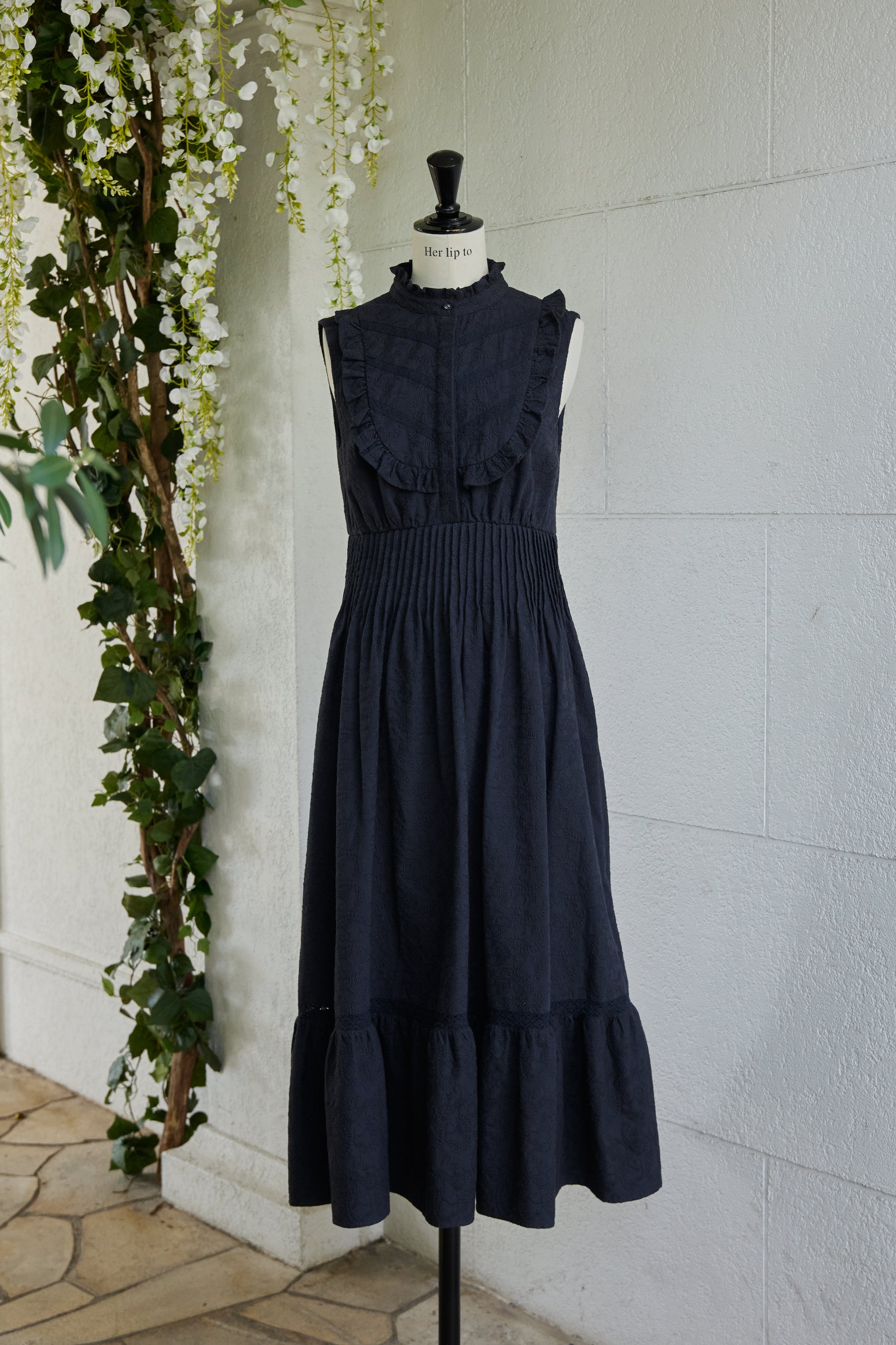 her lip to Paisley Cotton Lace LongDress - www.sorbillomenu.com