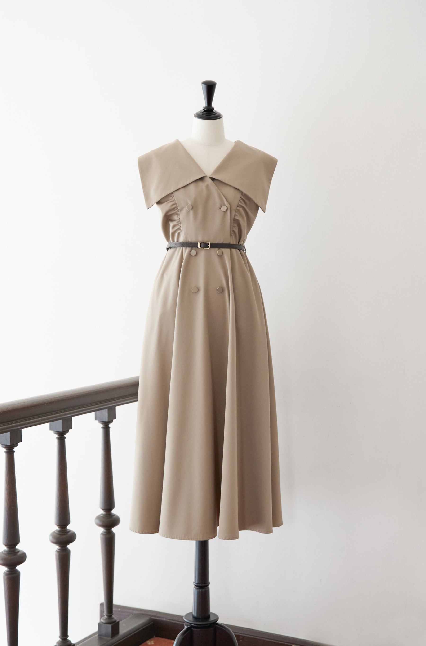 Vincennes Belted Big Collar Dress