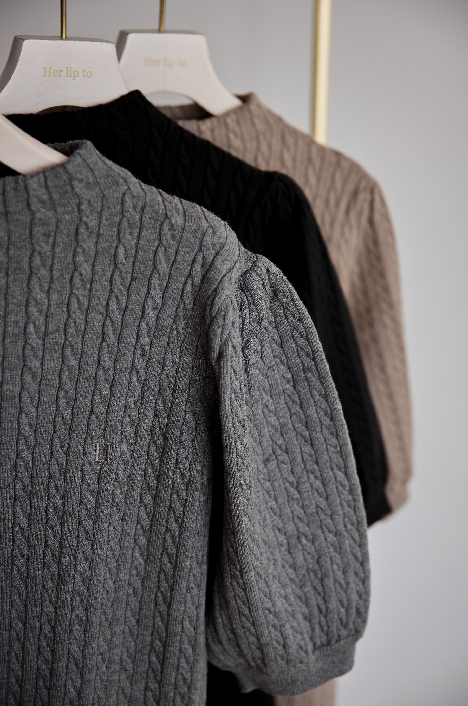 【Riu】sleeve cable knit