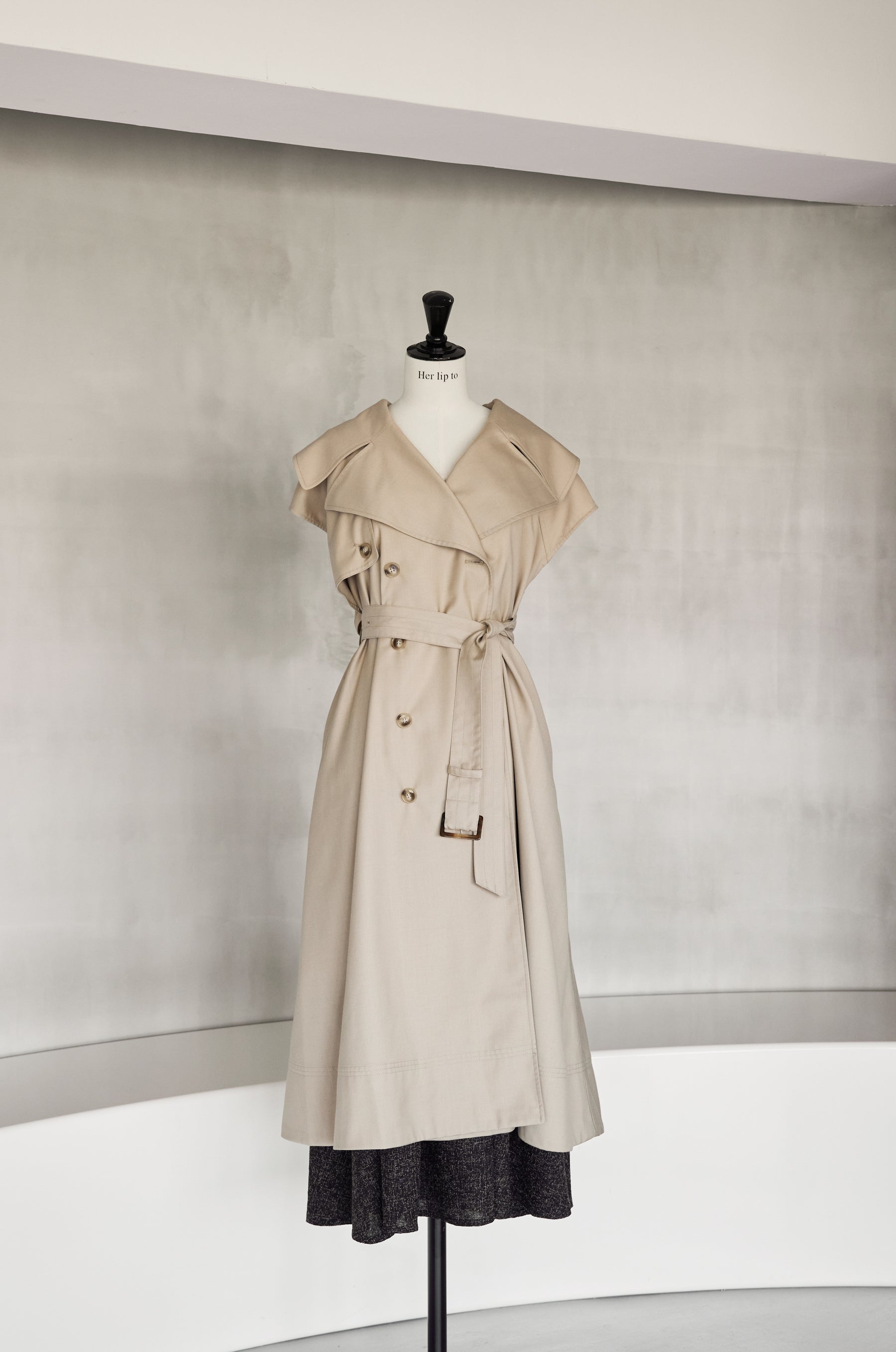 Her lip to Sleeveless Twill Trench Dress-