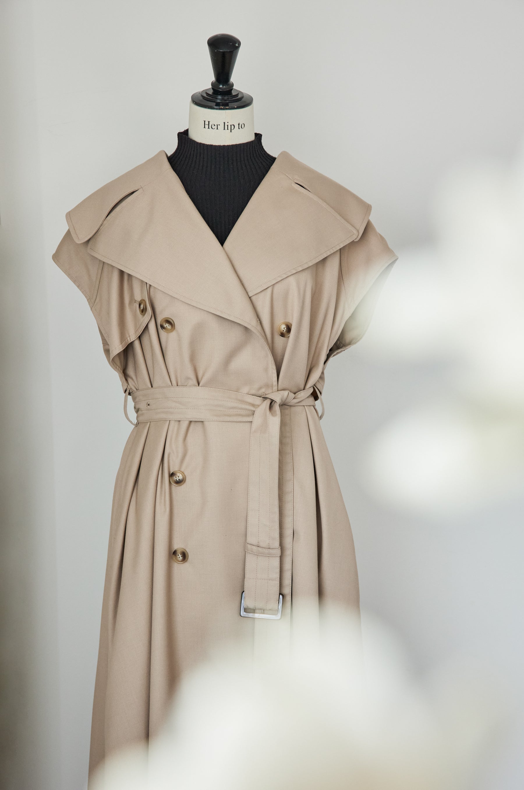 新色】Sleeveless Twill Trench Dress