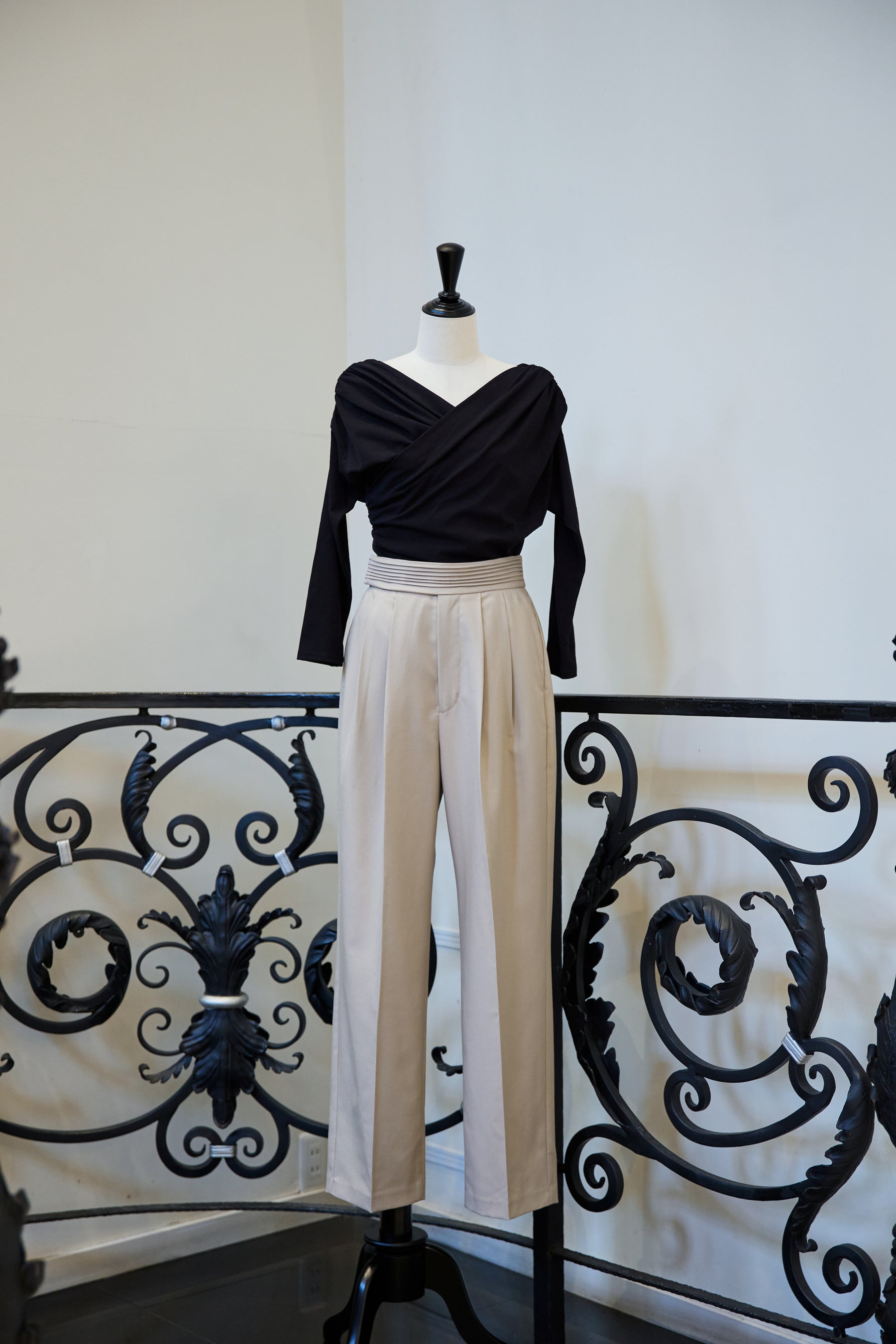 在庫定番herlipto Manhattan Wide Leg Pants XS パンツ