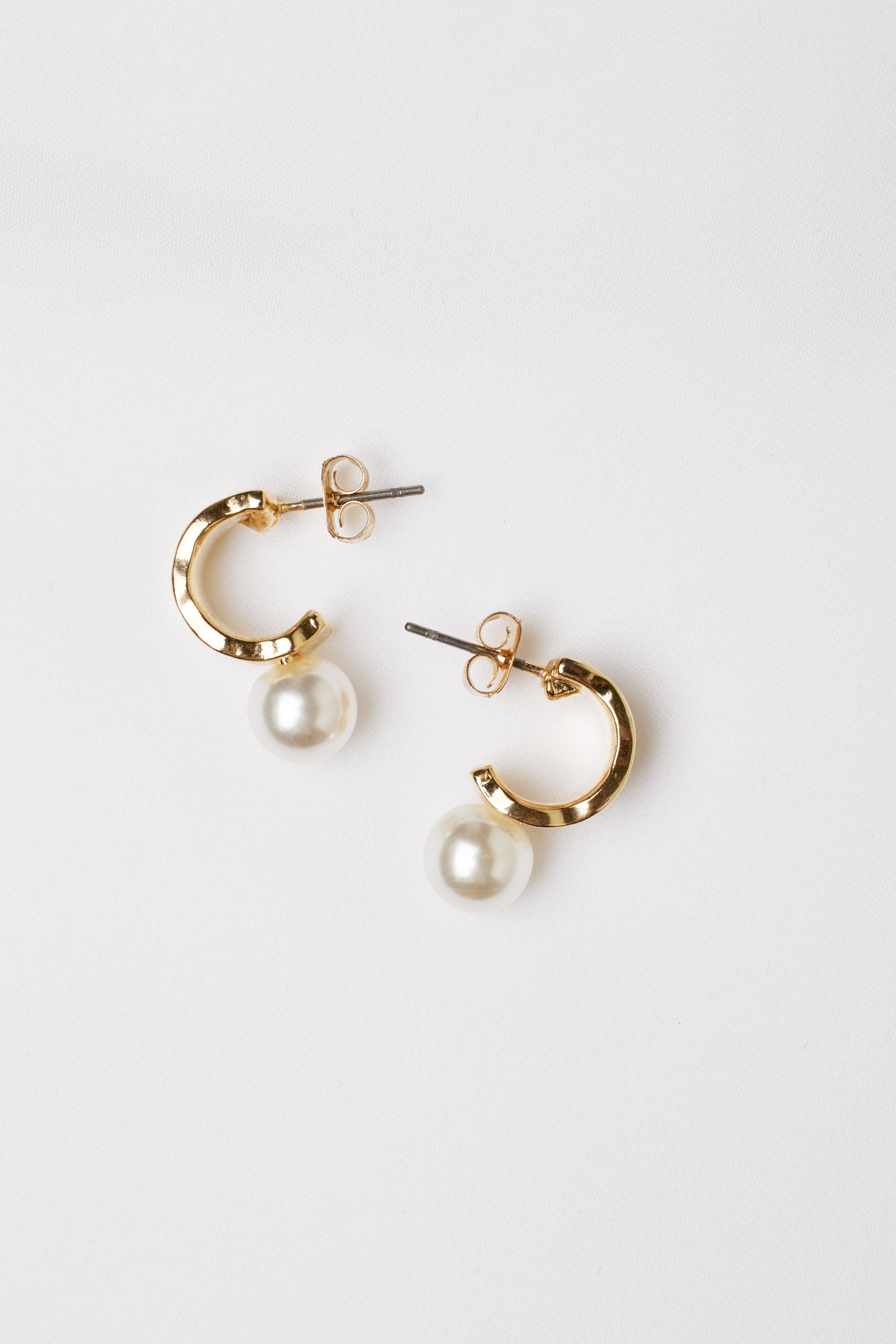 Gold Hoop Pearl Pierces