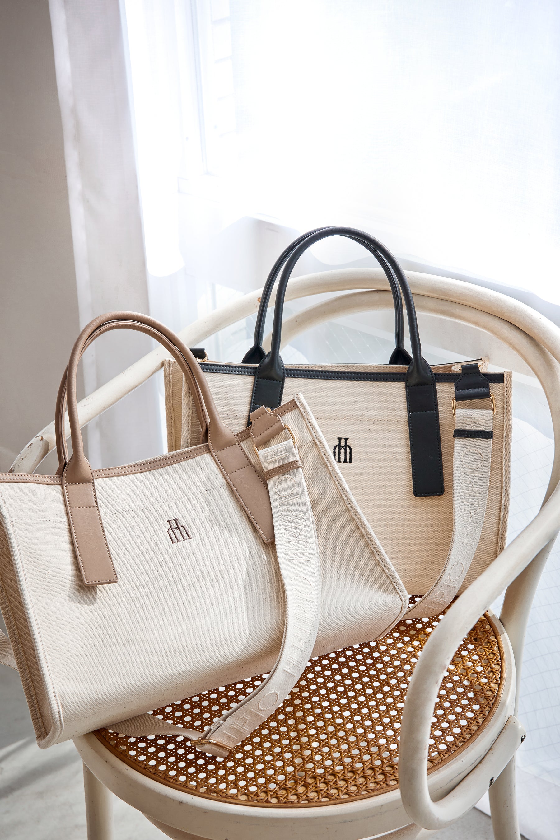 [Shipped in late February] Trois Logo Basic Tote Bag