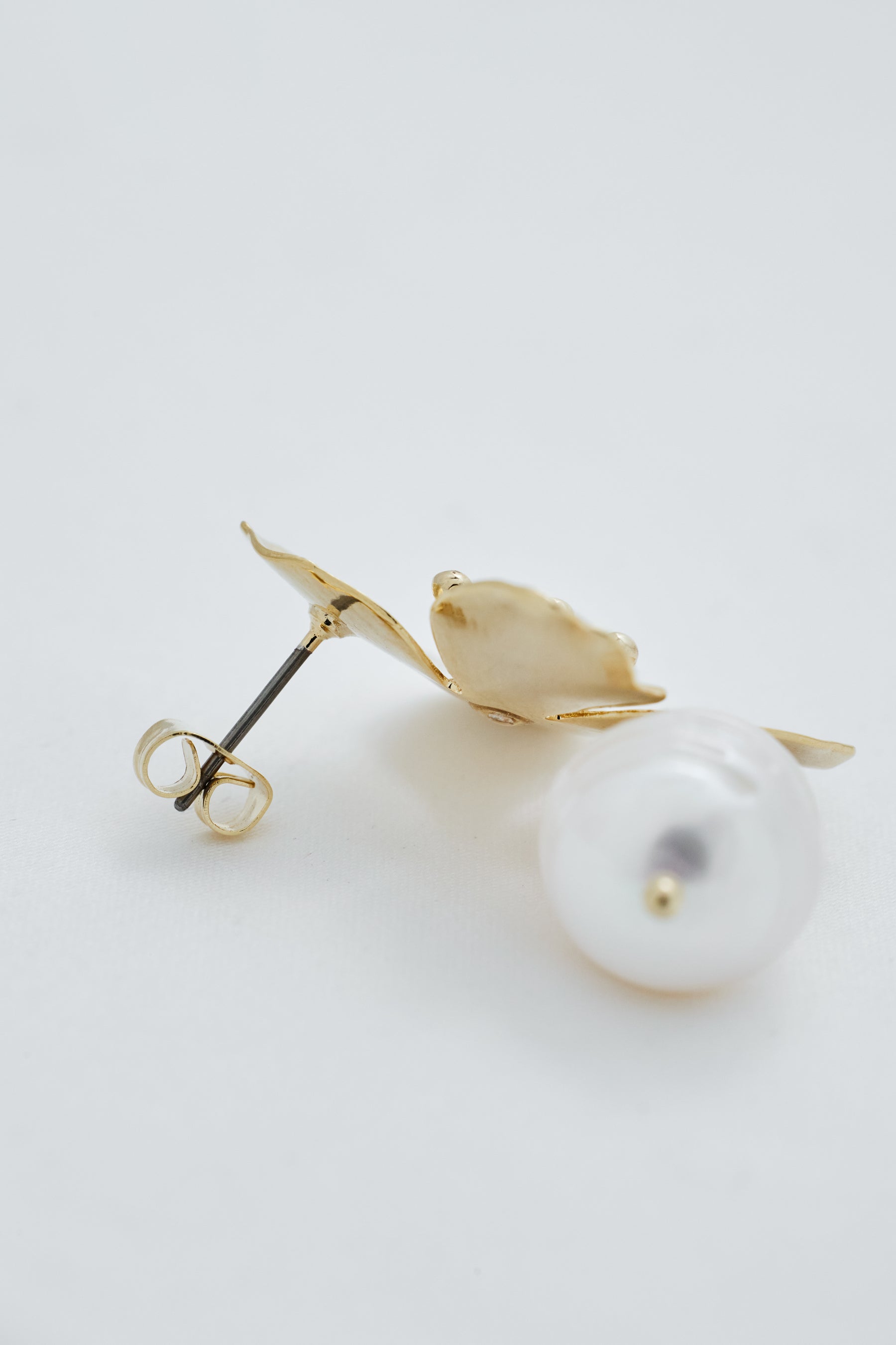 Pearl Gold Floral Earrings