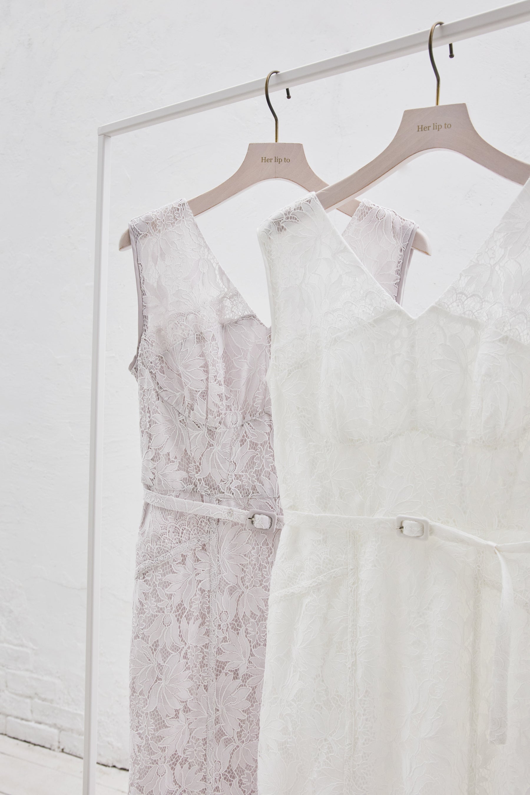 6月上旬発送】【petale】Waltz Floral Lace Belted Dress