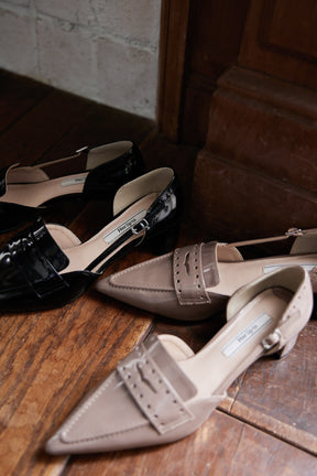 【8月下旬発送】Medallion Heel Loafer