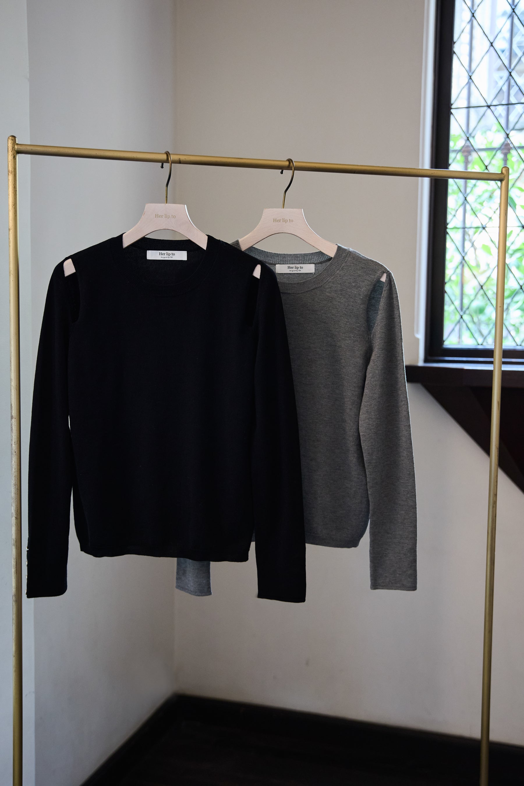 【9月中旬出貨】Cut-Out Knit Top