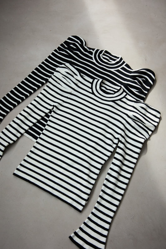 【10月下旬発送】Volume Sleeve Stripe Knit Top