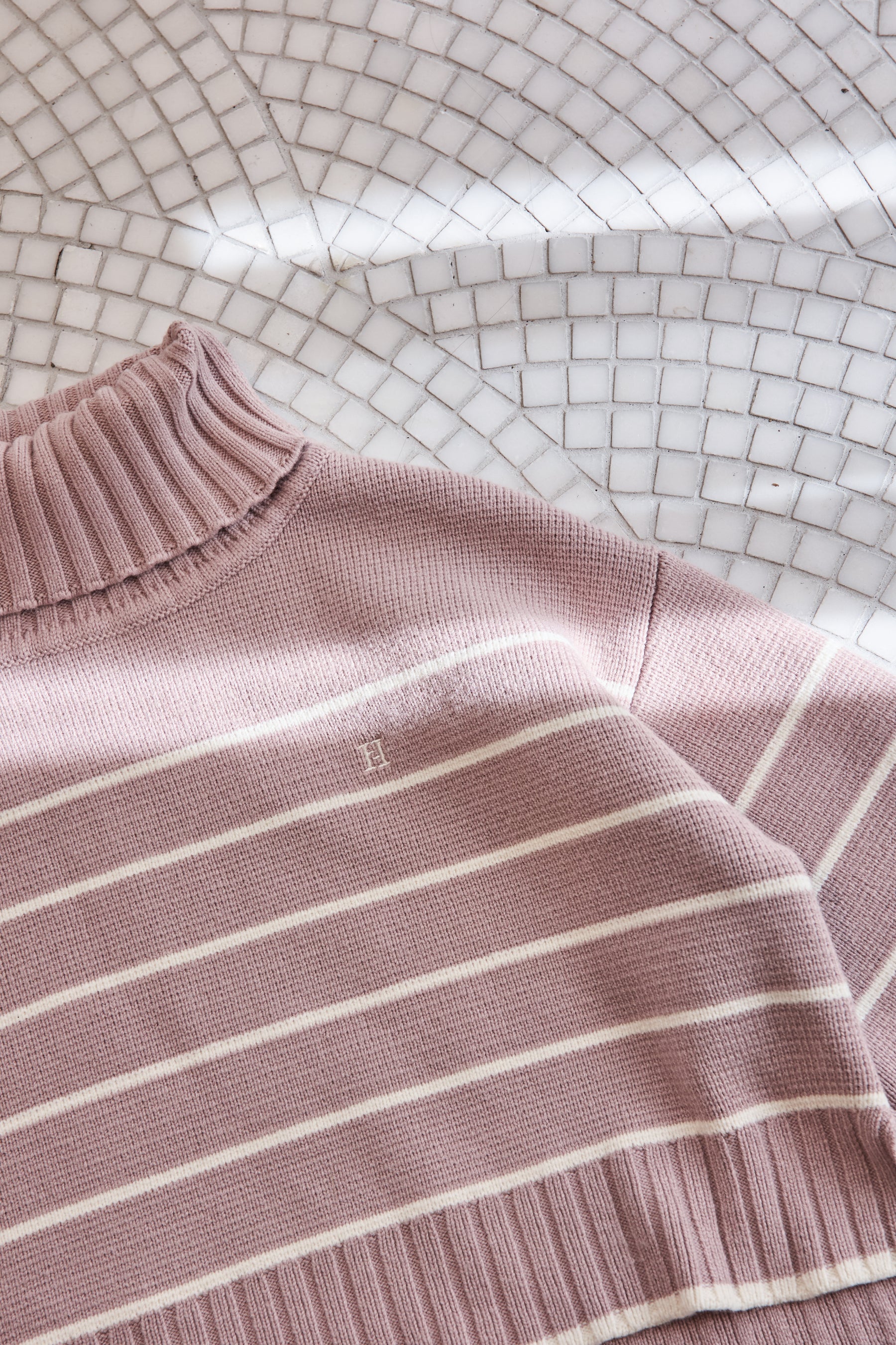 [New Color] Striped Turtleneck Knit Pullover