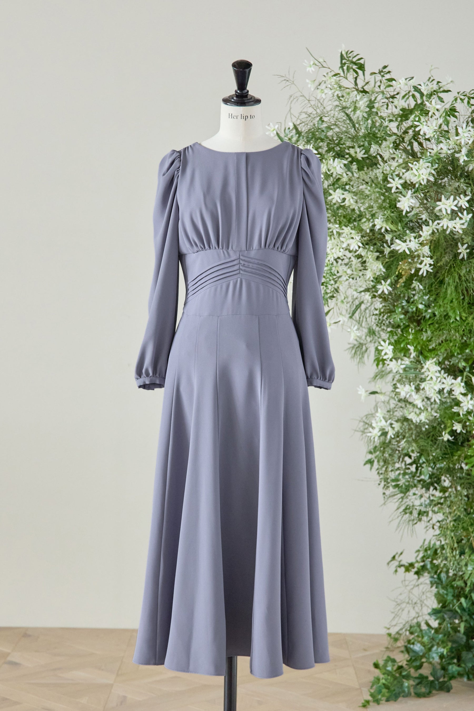 Alma Classic Dress