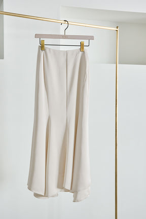 【新色】Asymmetry Hem Satin Skirt