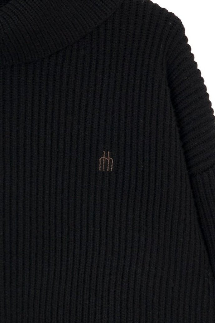 Trois Logo Turtleneck Knit Pullover